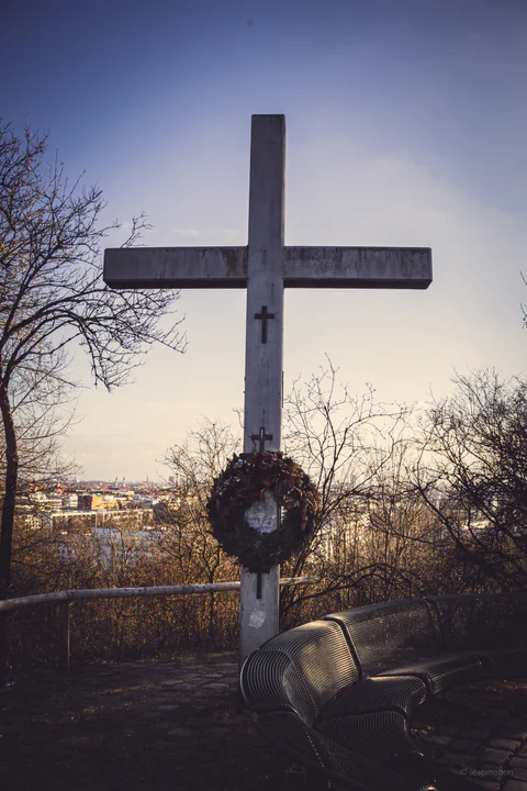 Cross on the Olympiaberg