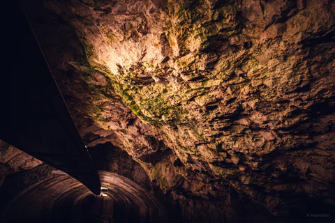 Tunnel Wall