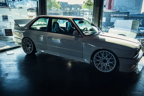 BMW E30